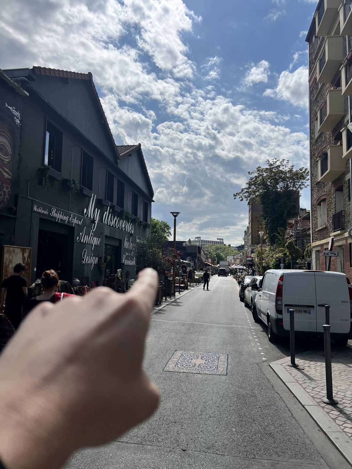 Rue Paul Bert, direction les Puces de Saint-Ouen