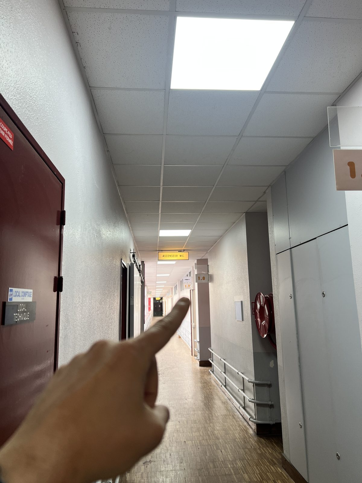 Couloir de l'étage menant à l'atelier 1.7